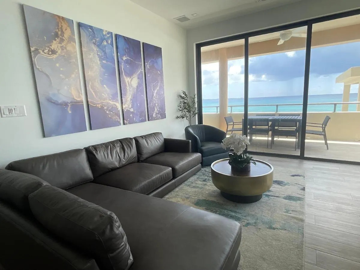 شقة Luxury Ocean Front Seadreams 2 With 7 Mile Beach Views West Bay جزر كايمان