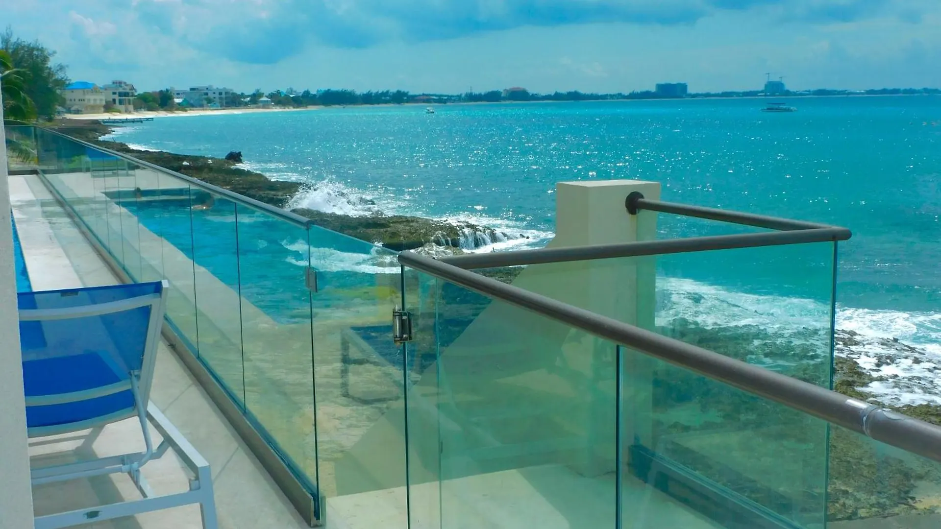 Luxury Ocean Front Seadreams 2 With 7 Mile Beach Views West Bay 0*,  جزر كايمان