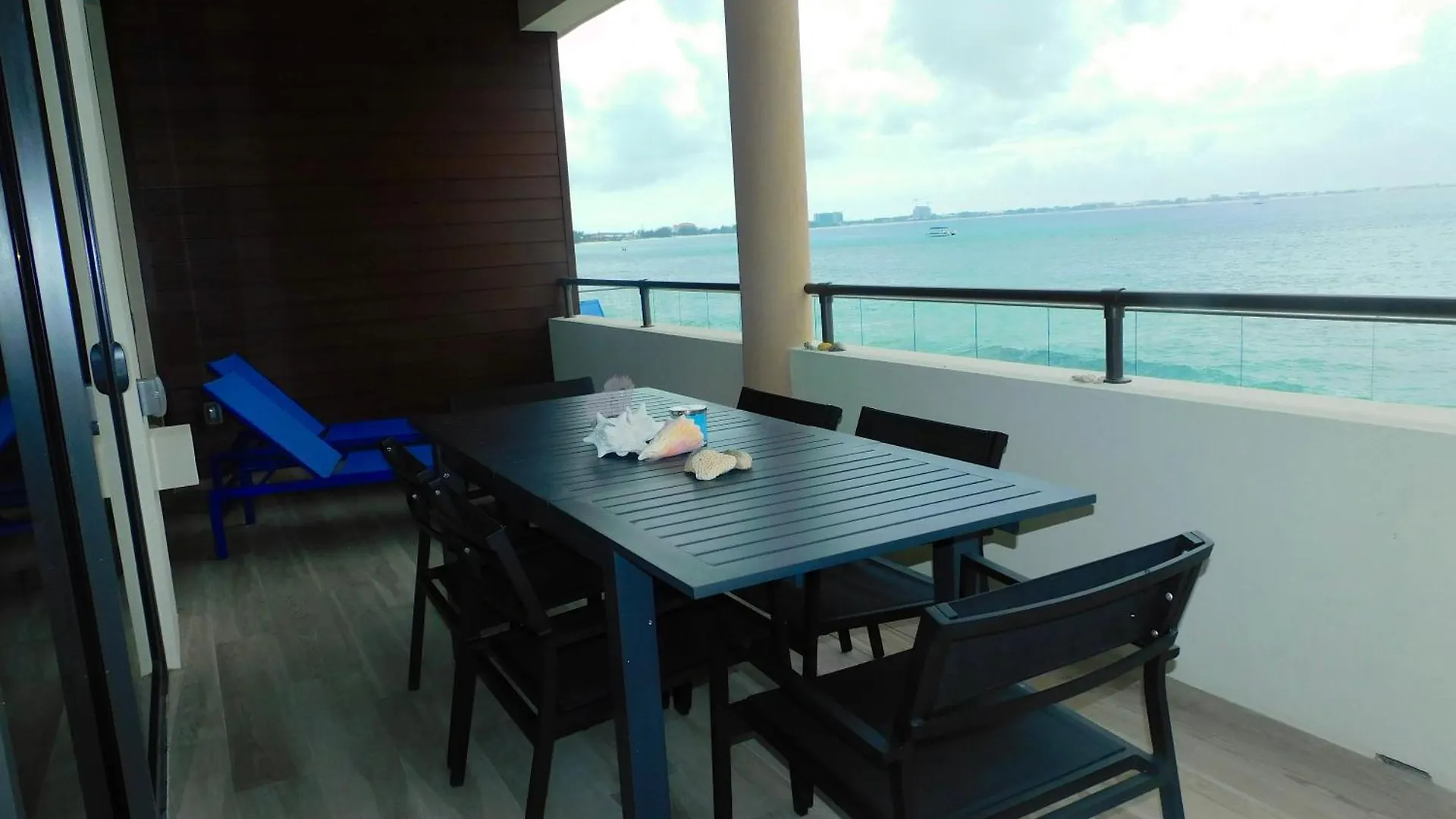 شقة Luxury Ocean Front Seadreams 2 With 7 Mile Beach Views West Bay