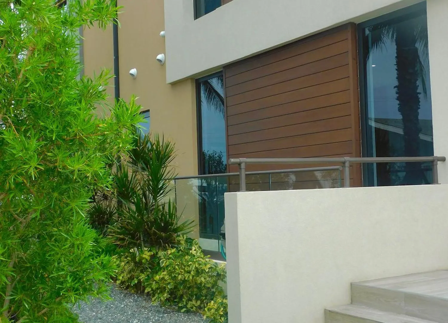 Luxury Ocean Front Seadreams 2 With 7 Mile Beach Views West Bay Cayman-øerne